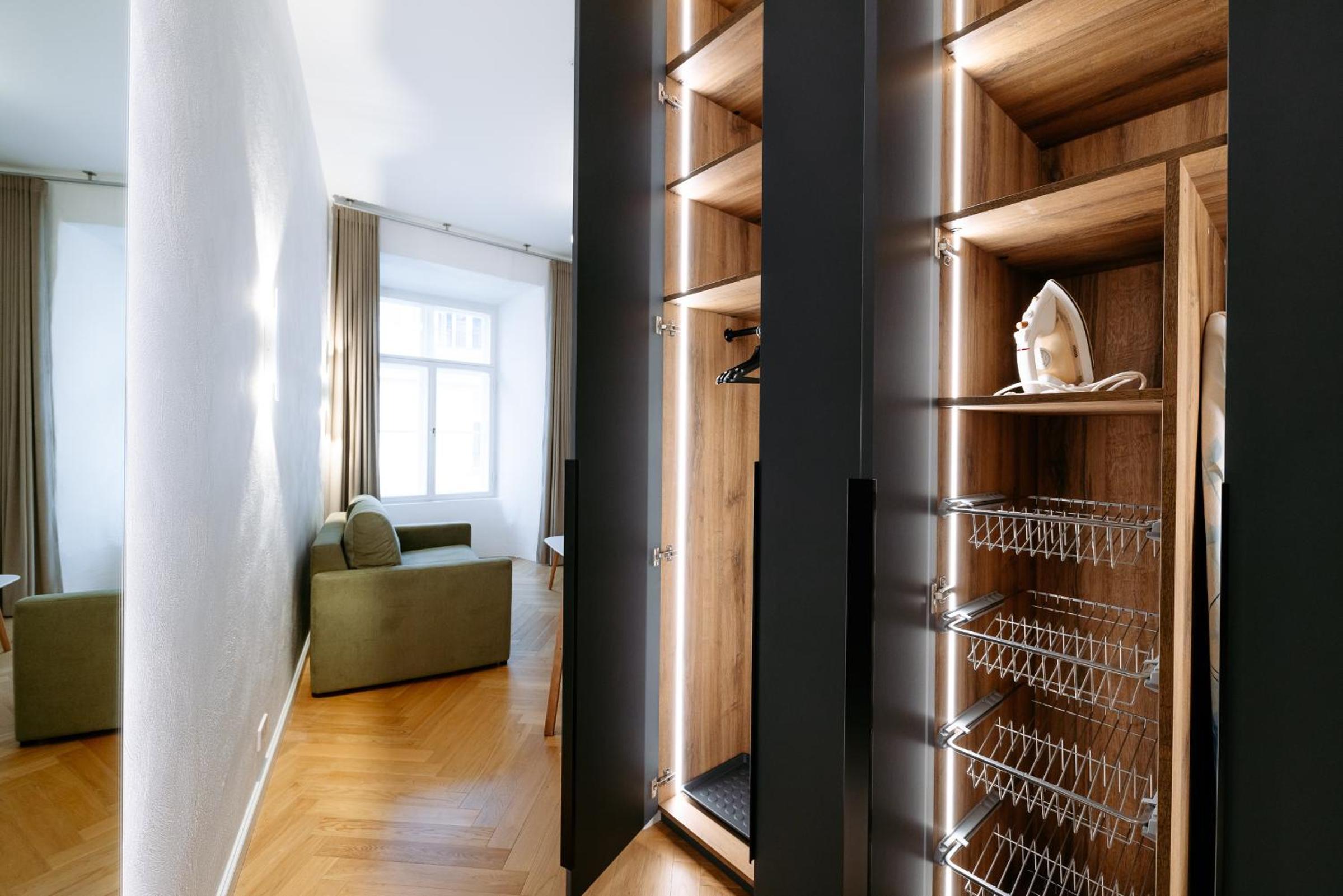 Hestia Apartments Barons