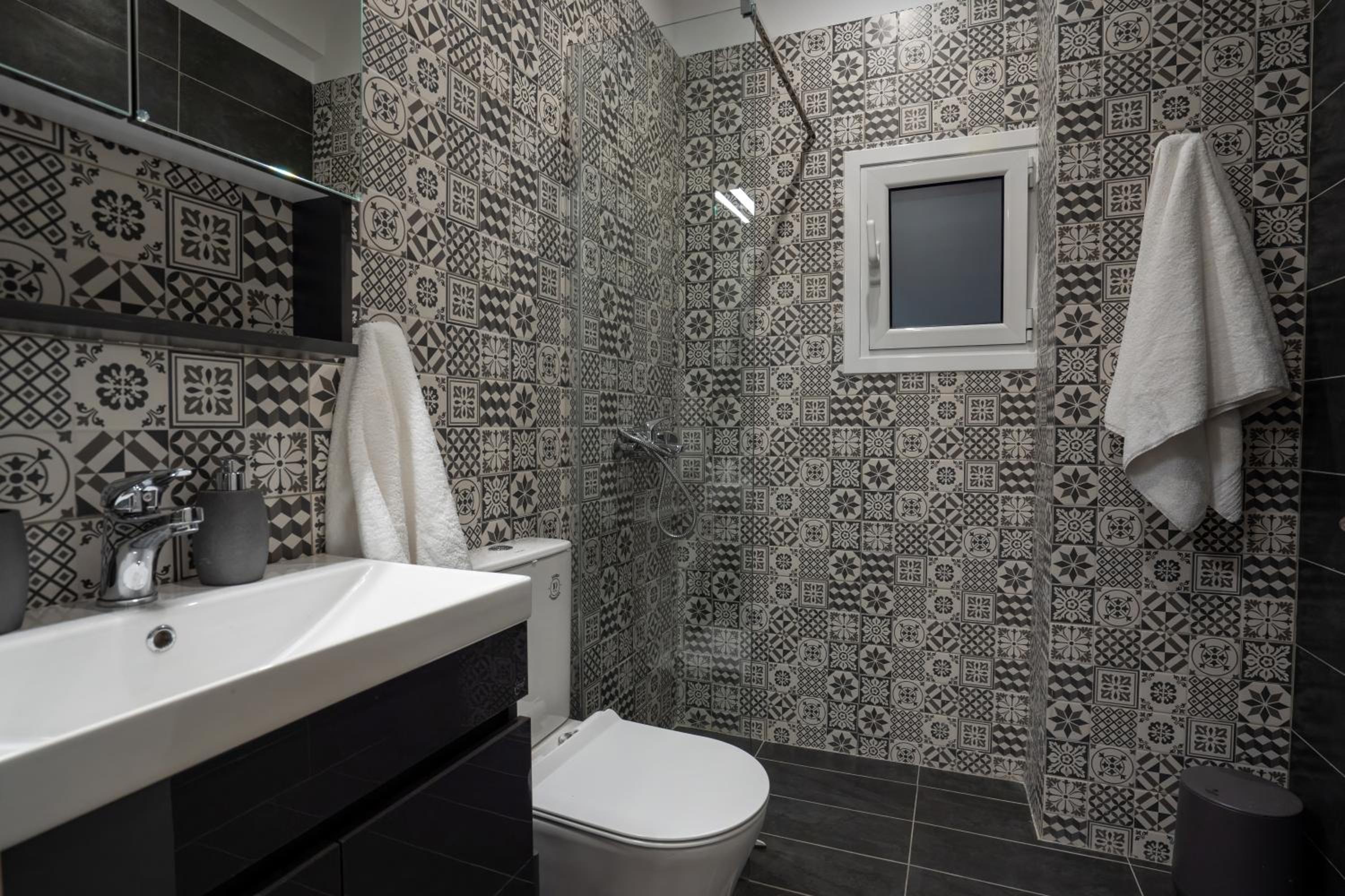 My Secret Garden rooms - Apartment with 2 private rooms, separate baths and balcony garden