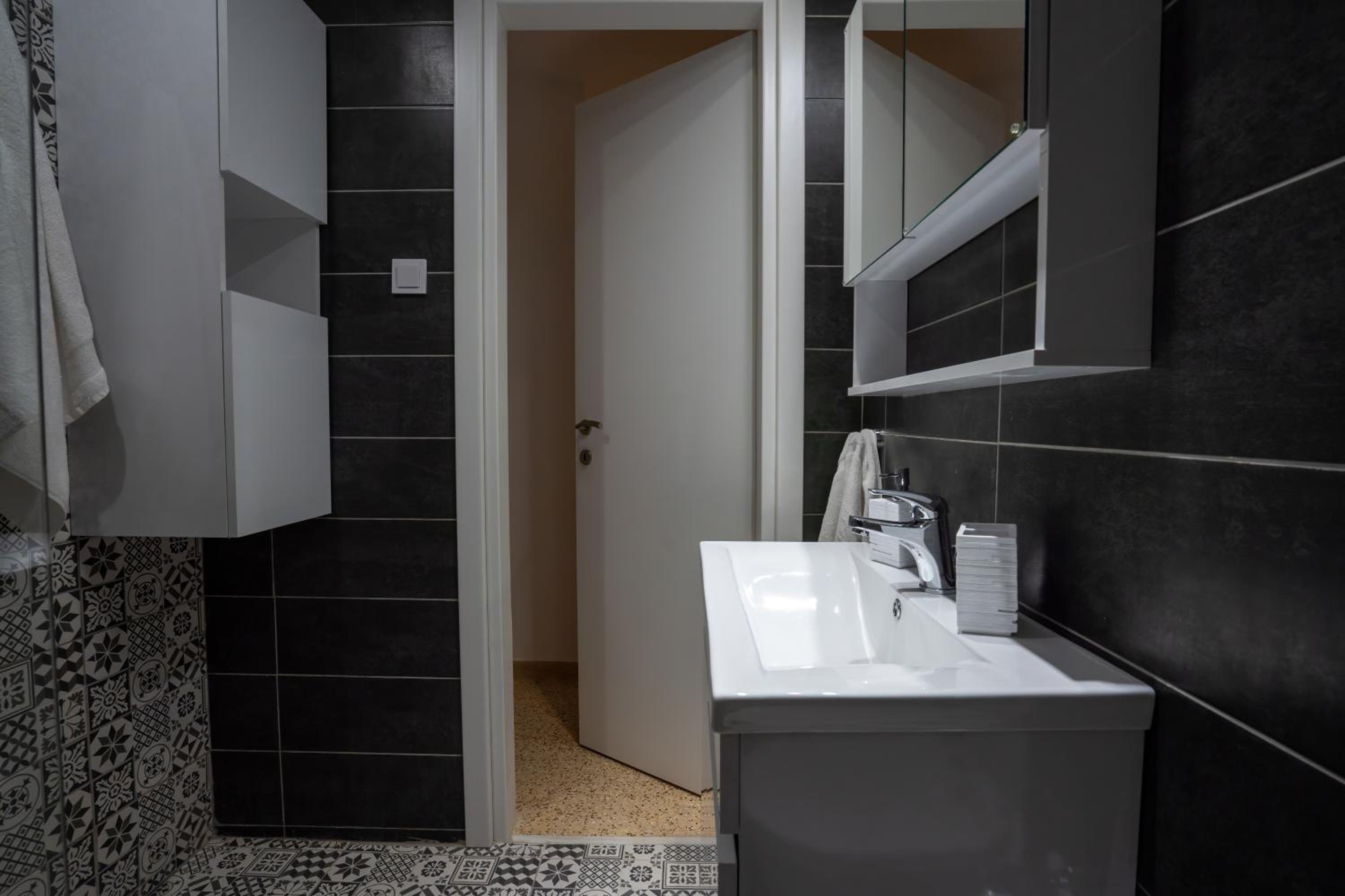 My Secret Garden rooms - Apartment with 2 private rooms, separate baths and balcony garden