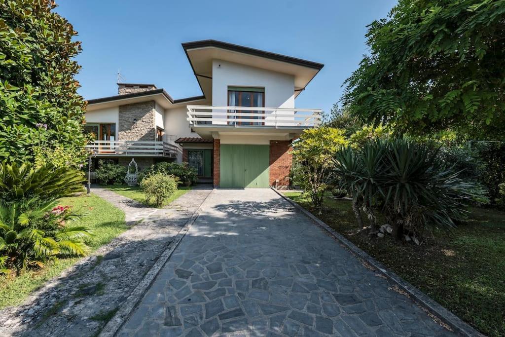 Golden Luxe - Quiete Villa,exclusive Garden in Forte dei Marmi