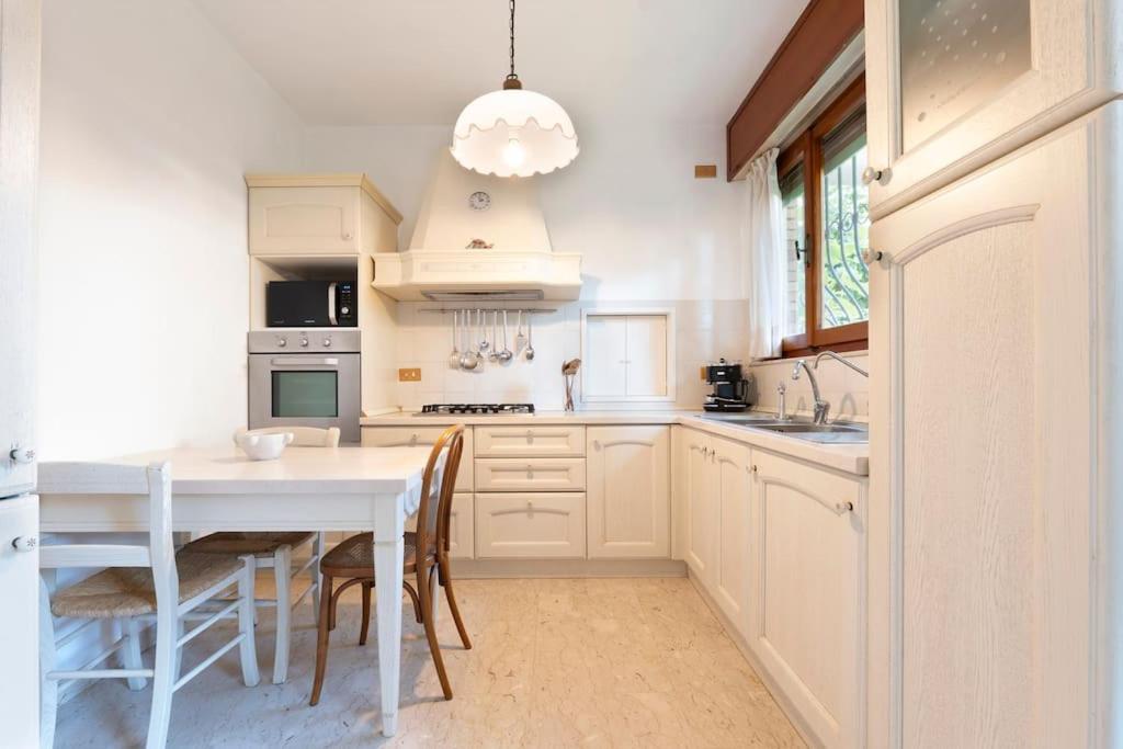 Golden Luxe - Quiete Villa,exclusive Garden in Forte dei Marmi