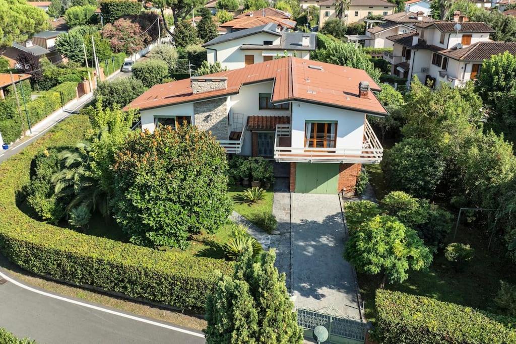 Golden Luxe - Quiete Villa,exclusive Garden in Forte dei Marmi