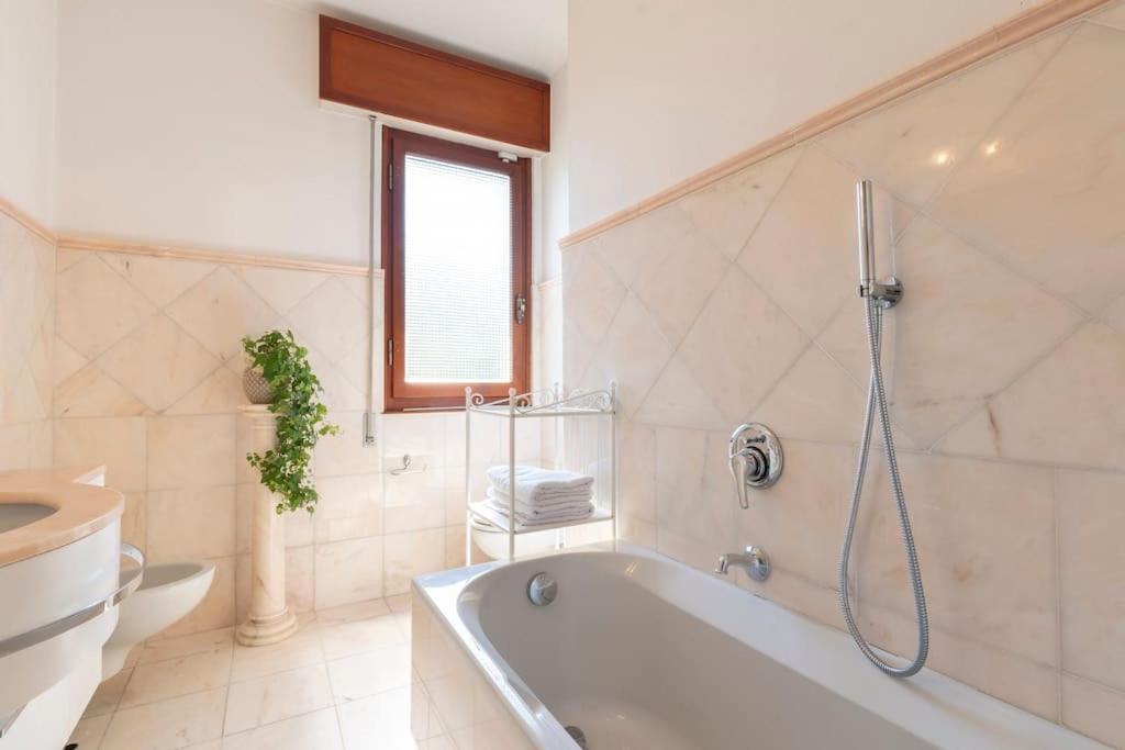 Golden Luxe - Quiete Villa,exclusive Garden in Forte dei Marmi