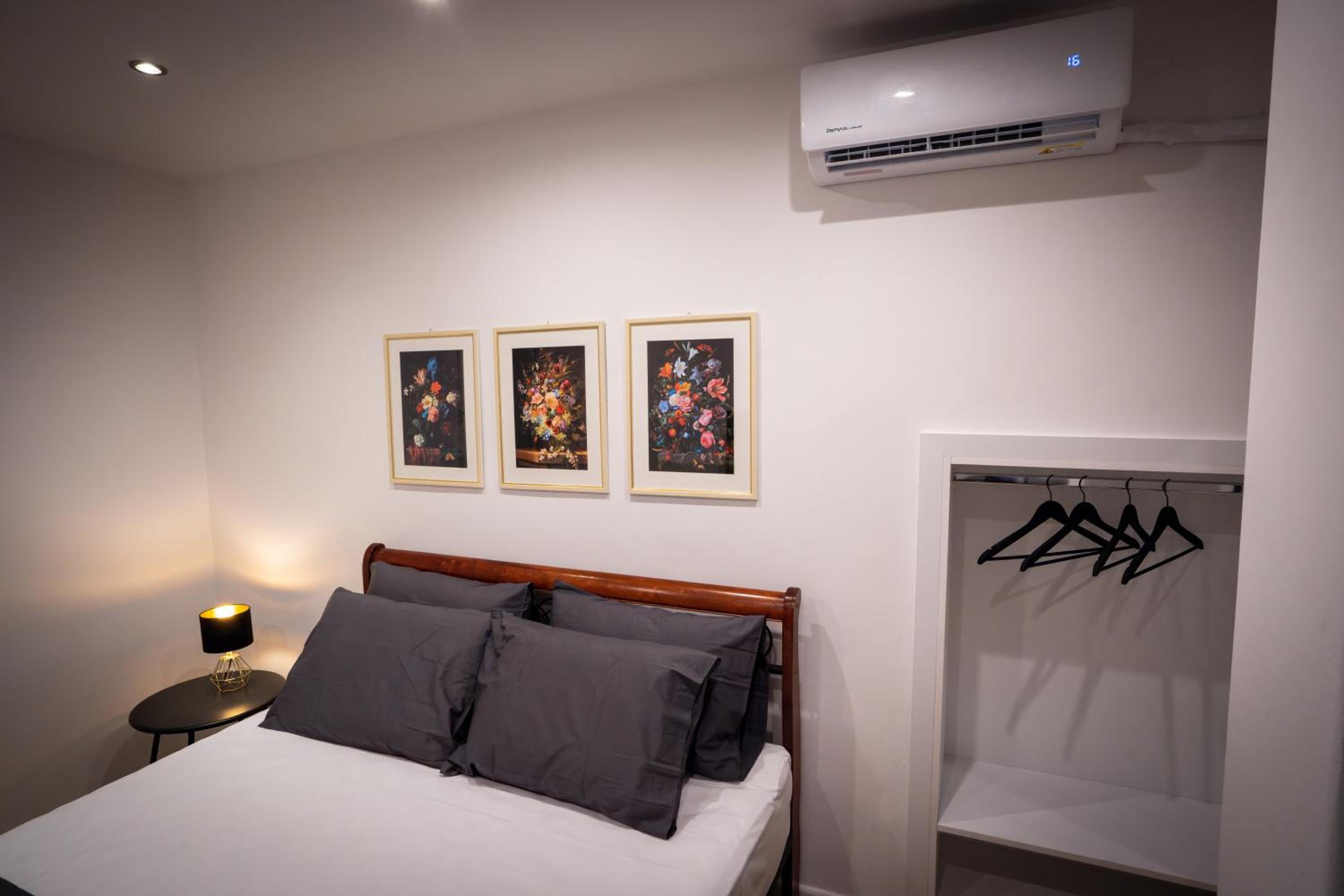 My Secret Garden rooms - Apartment with 2 private rooms, separate baths and balcony garden