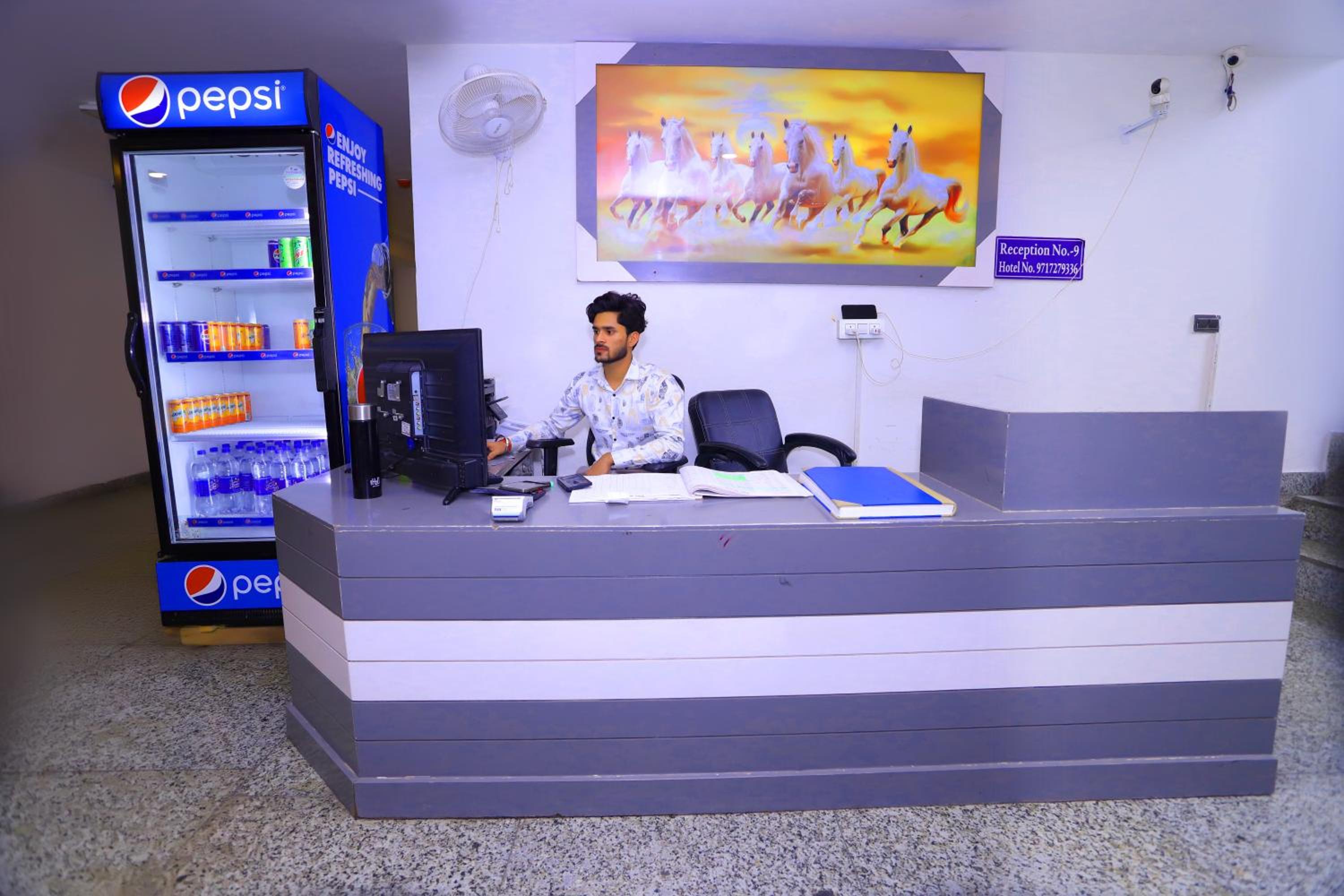 Lobby & Reception