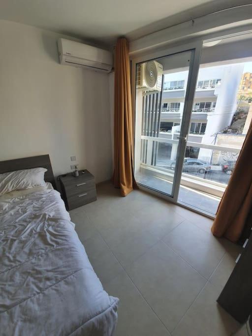 Prime Area 1 Bed Apt St Julians photo 2