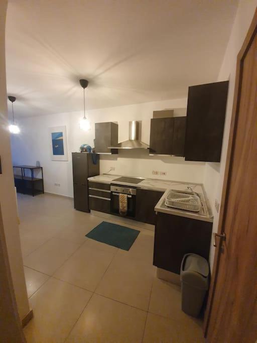 Prime Area 1 Bed Apt St Julians photo 5