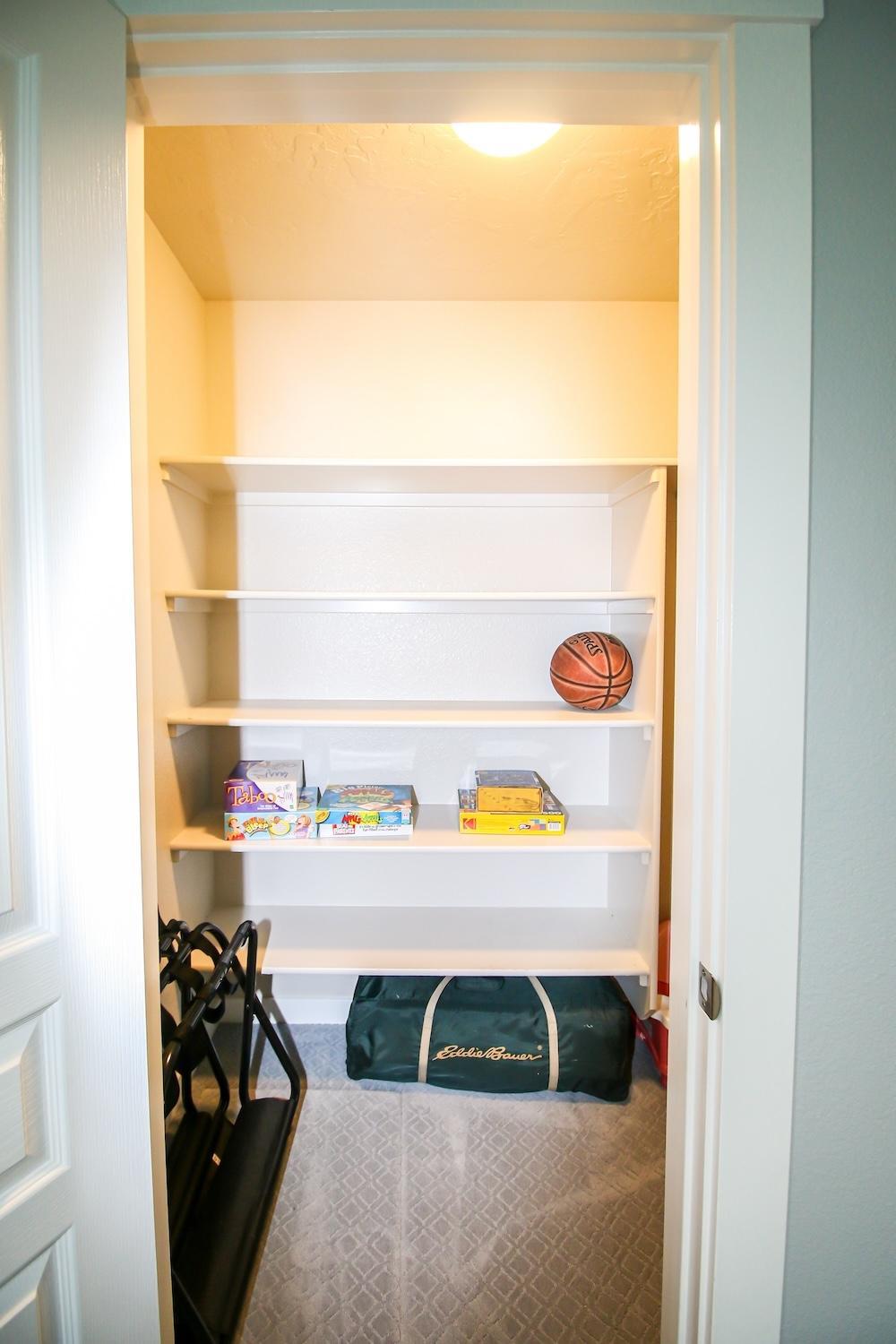 Spacious 5BR Family Home with BBQ & Workspace