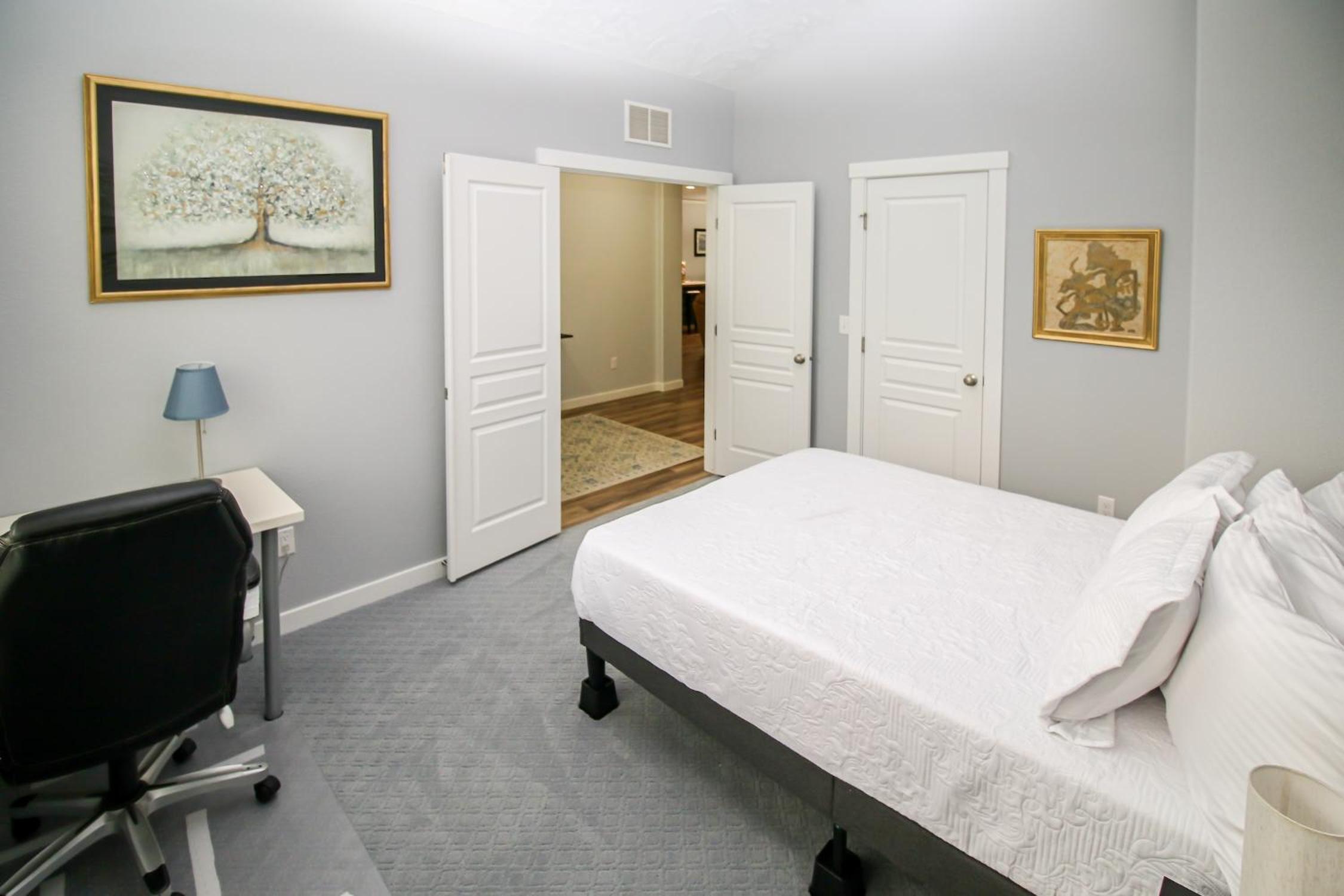 Spacious 5BR Family Home with BBQ & Workspace