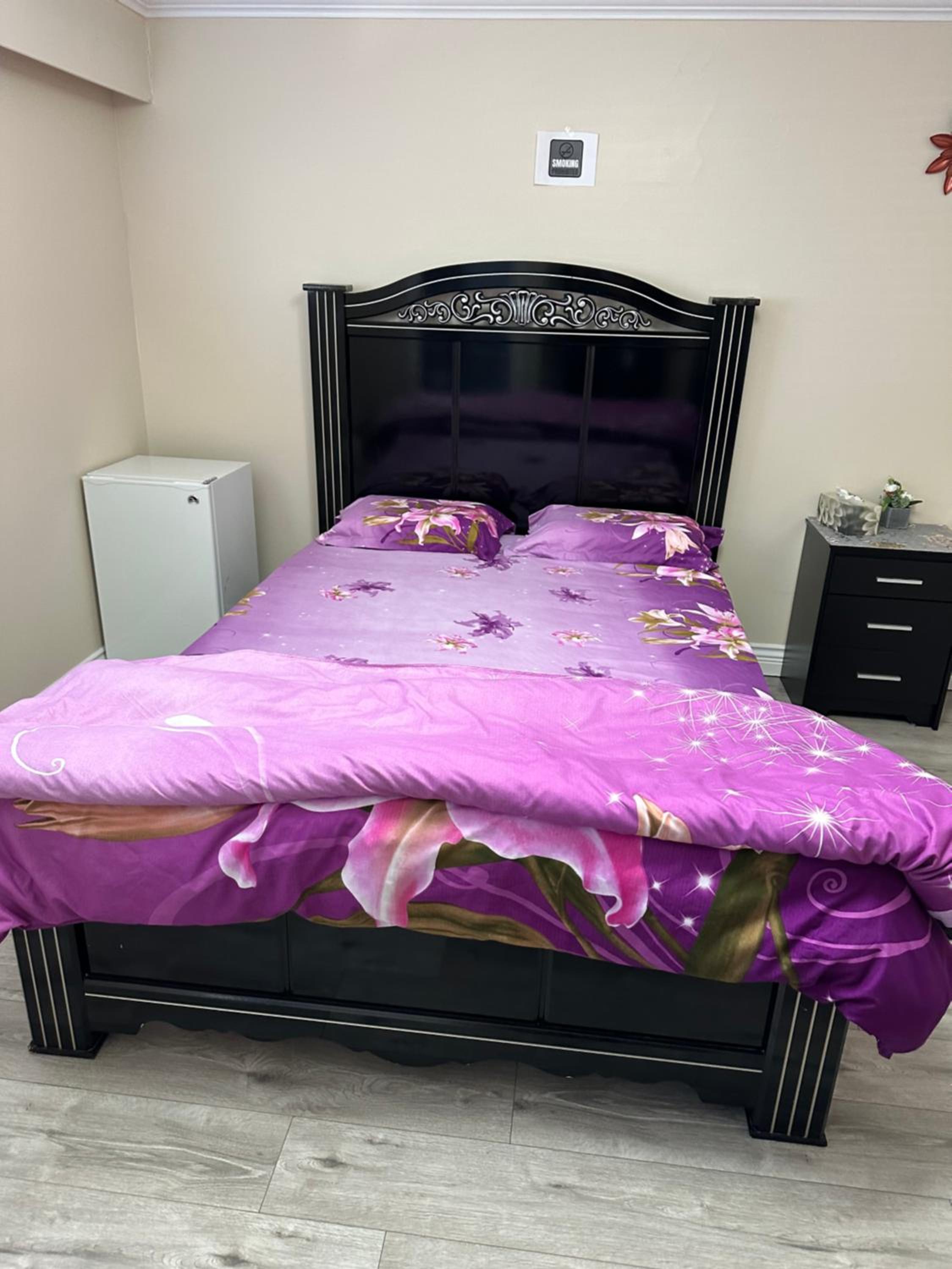 Private room with private washroom- Cambie Palace