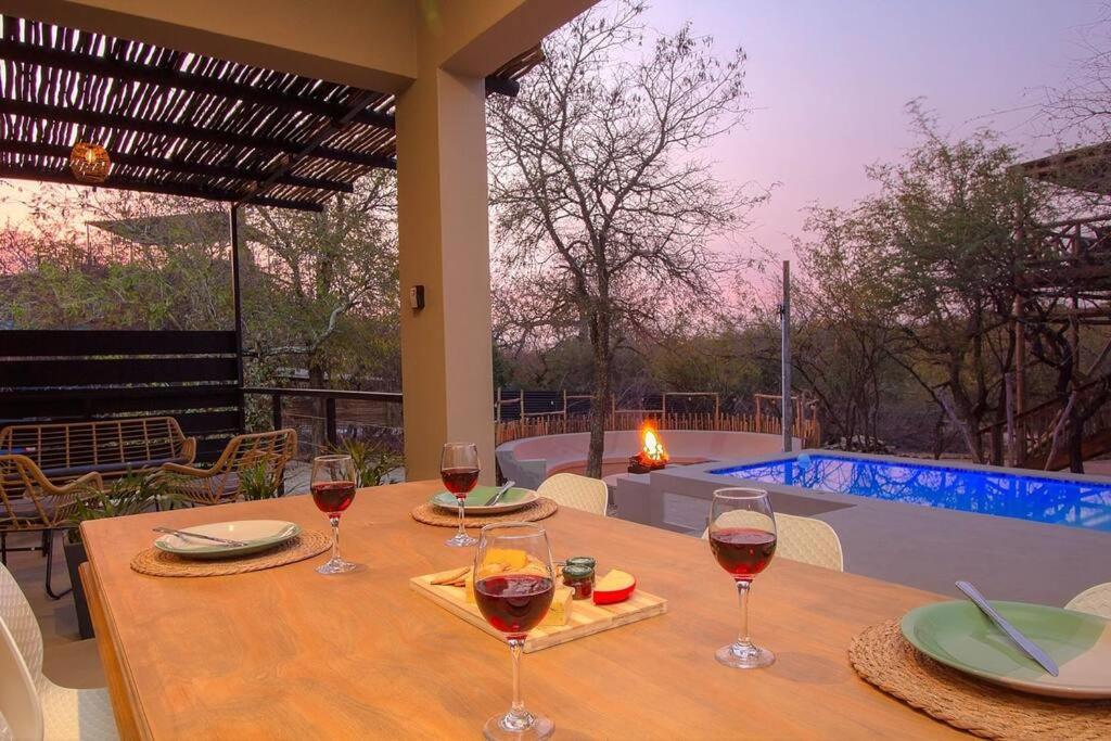 Longneck Luxury Bush Lodge view 5