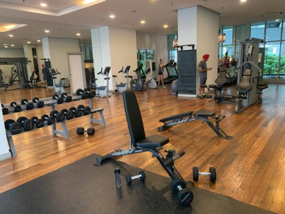 Luxury 2BR2BR service Apartment at Regalia Residence KL