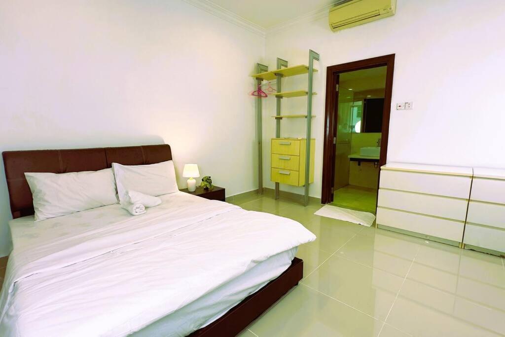 Luxury 2BR2BR service Apartment at Regalia Residence KL