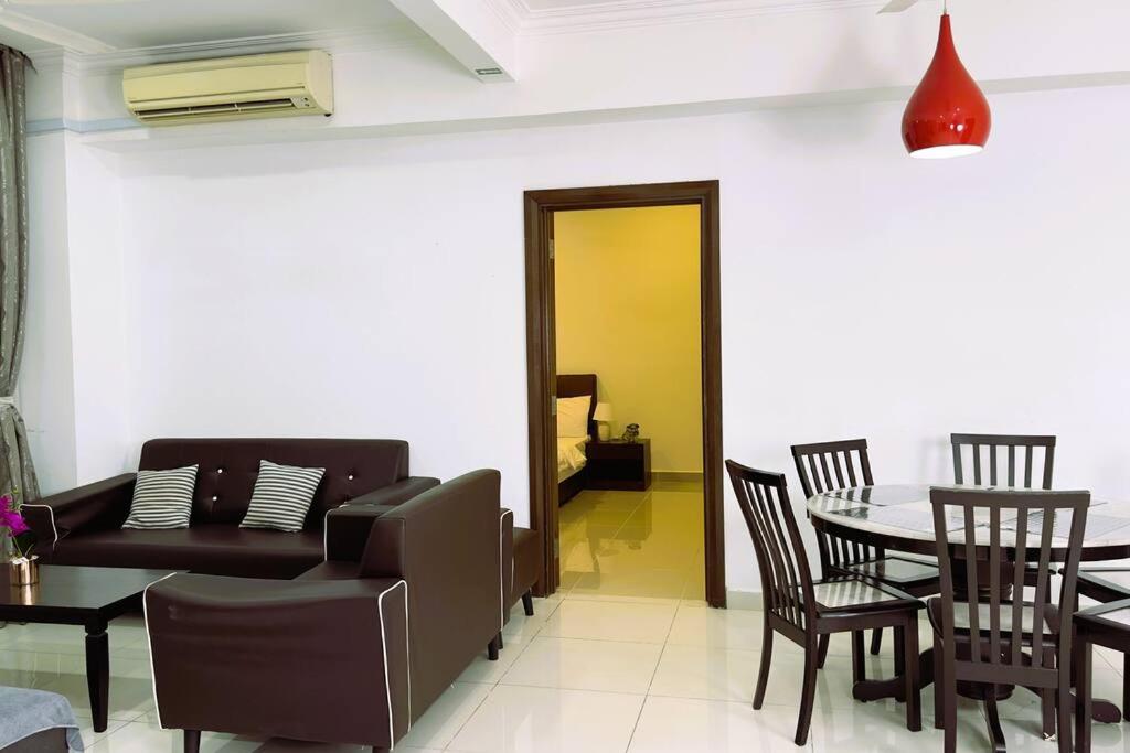 Luxury 2BR2BR service Apartment at Regalia Residence KL