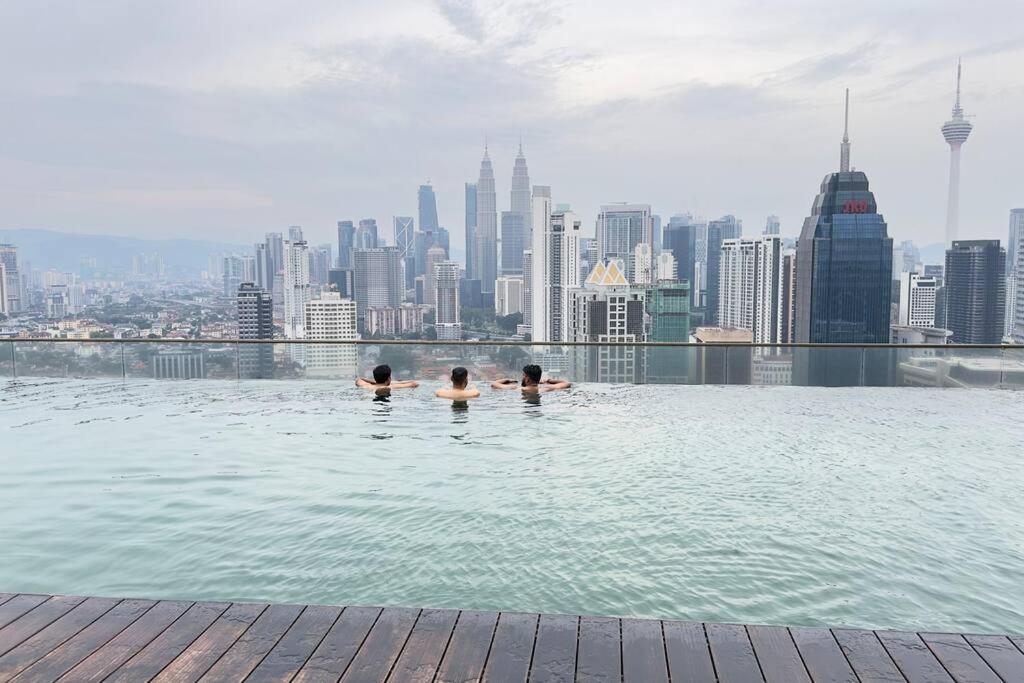 Luxury 2BR2BR service Apartment at Regalia Residence KL