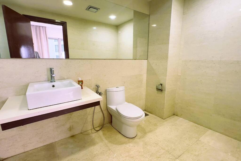 Luxury 2BR2BR service Apartment at Regalia Residence KL