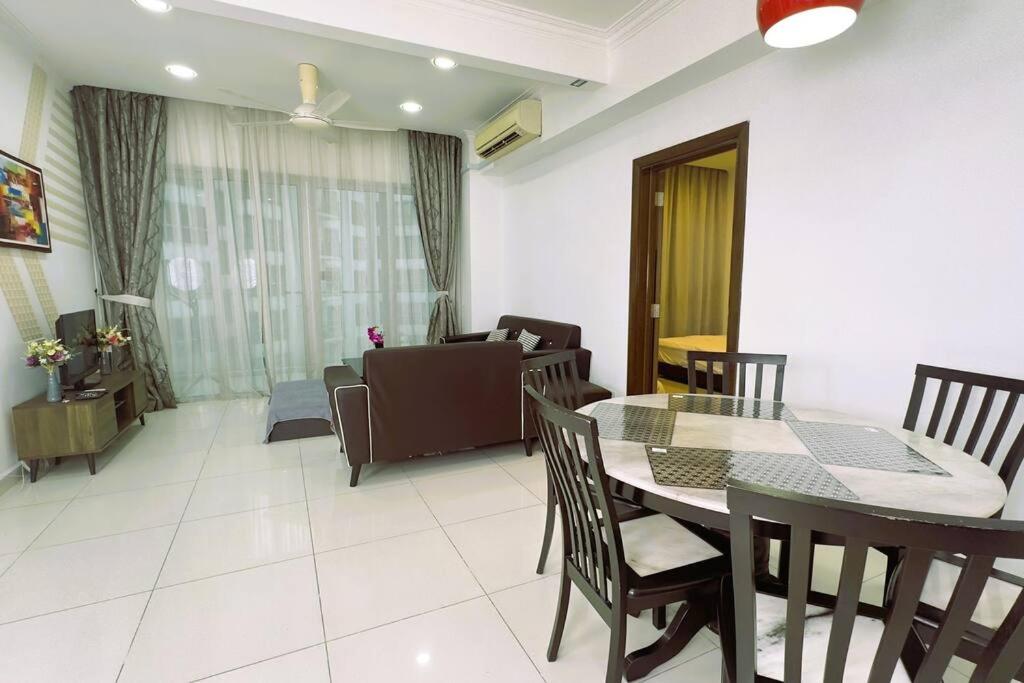 Luxury 2BR2BR service Apartment at Regalia Residence KL