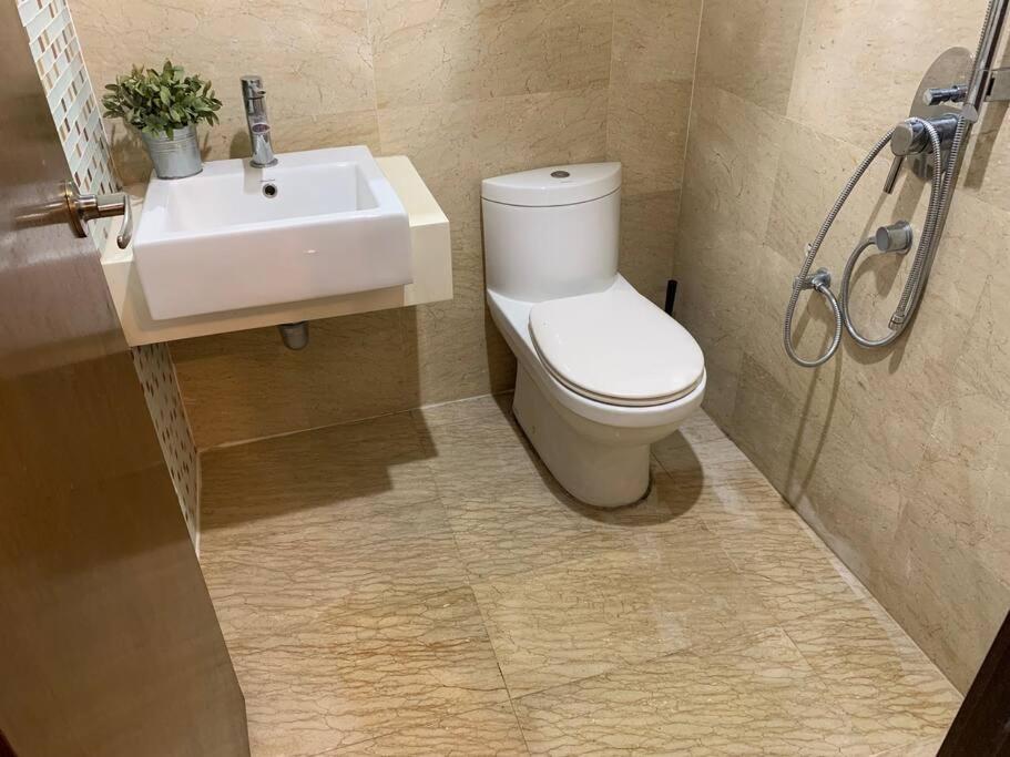 Luxury 2BR2BR service Apartment at Regalia Residence KL