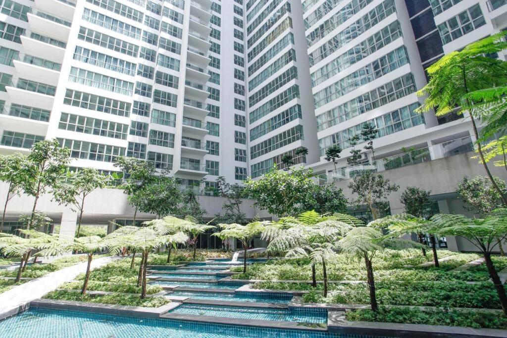 Luxury 2BR2BR service Apartment at Regalia Residence KL