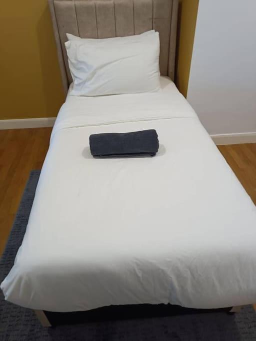 Lemon Loft 2BR opposite MyTown near TRX by RumaBnB