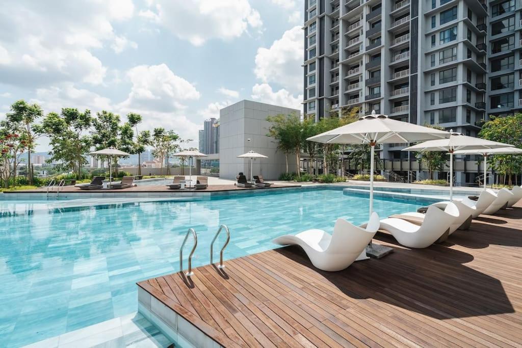 Lemon Loft 2BR opposite MyTown near TRX by RumaBnB