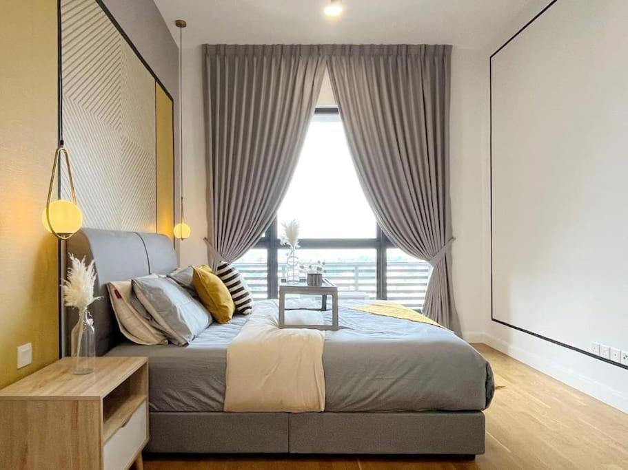 Lemon Loft 2BR opposite MyTown near TRX by RumaBnB