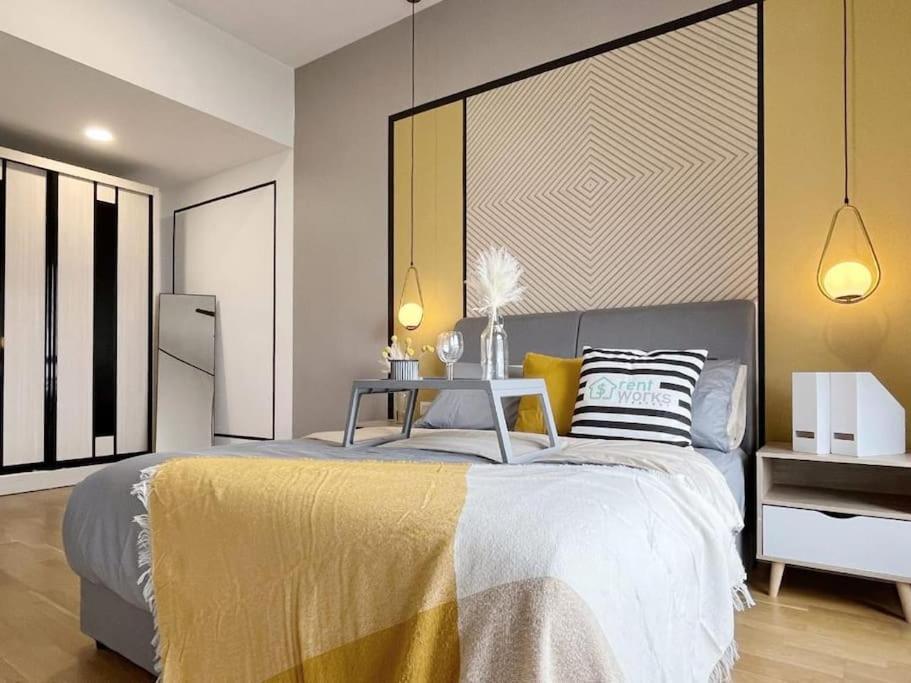 Lemon Loft 2BR opposite MyTown near TRX by RumaBnB