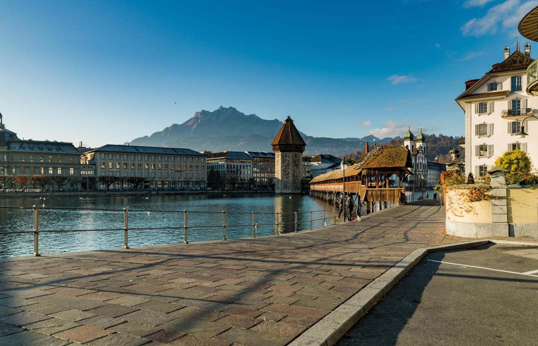 NH 2 Interlaken-Luzern Lake I Mountain I unique I connect