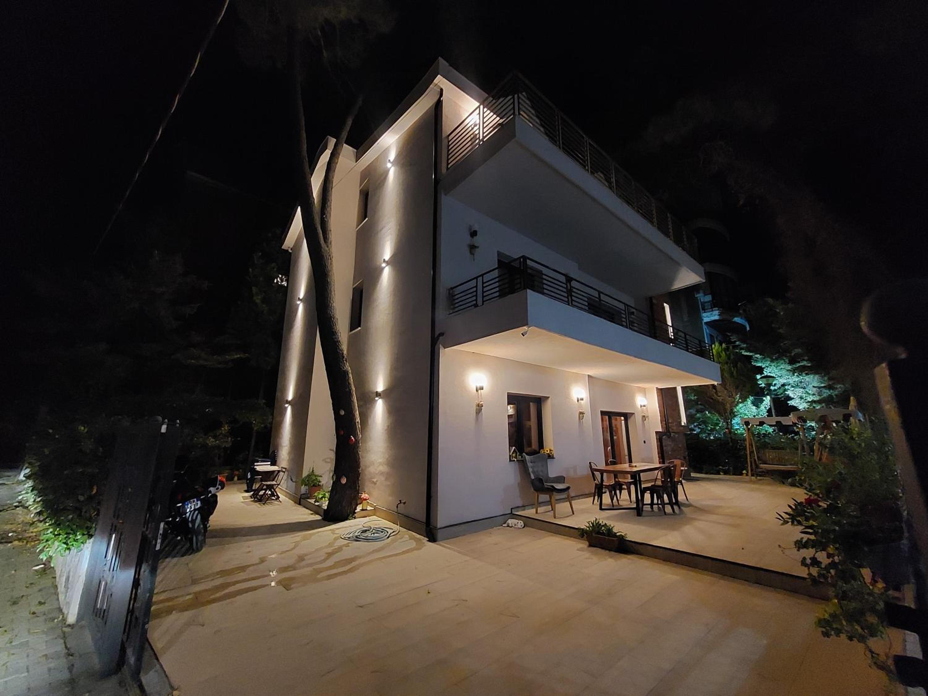 Nio Planet Villa Golem, Durrës