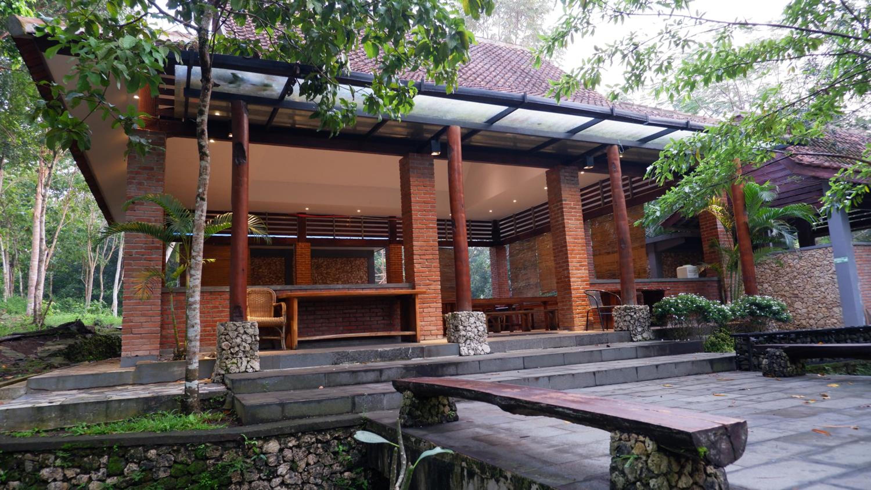 Hau Eco Lodges Citumang Pangandaran