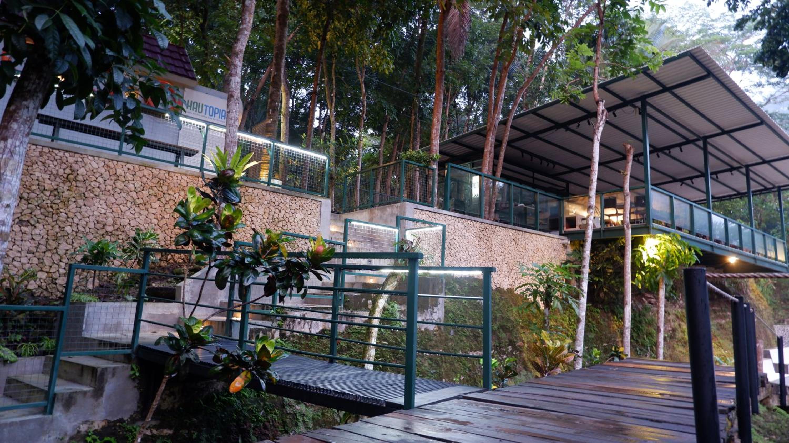 Hau Eco Lodges Citumang Pangandaran