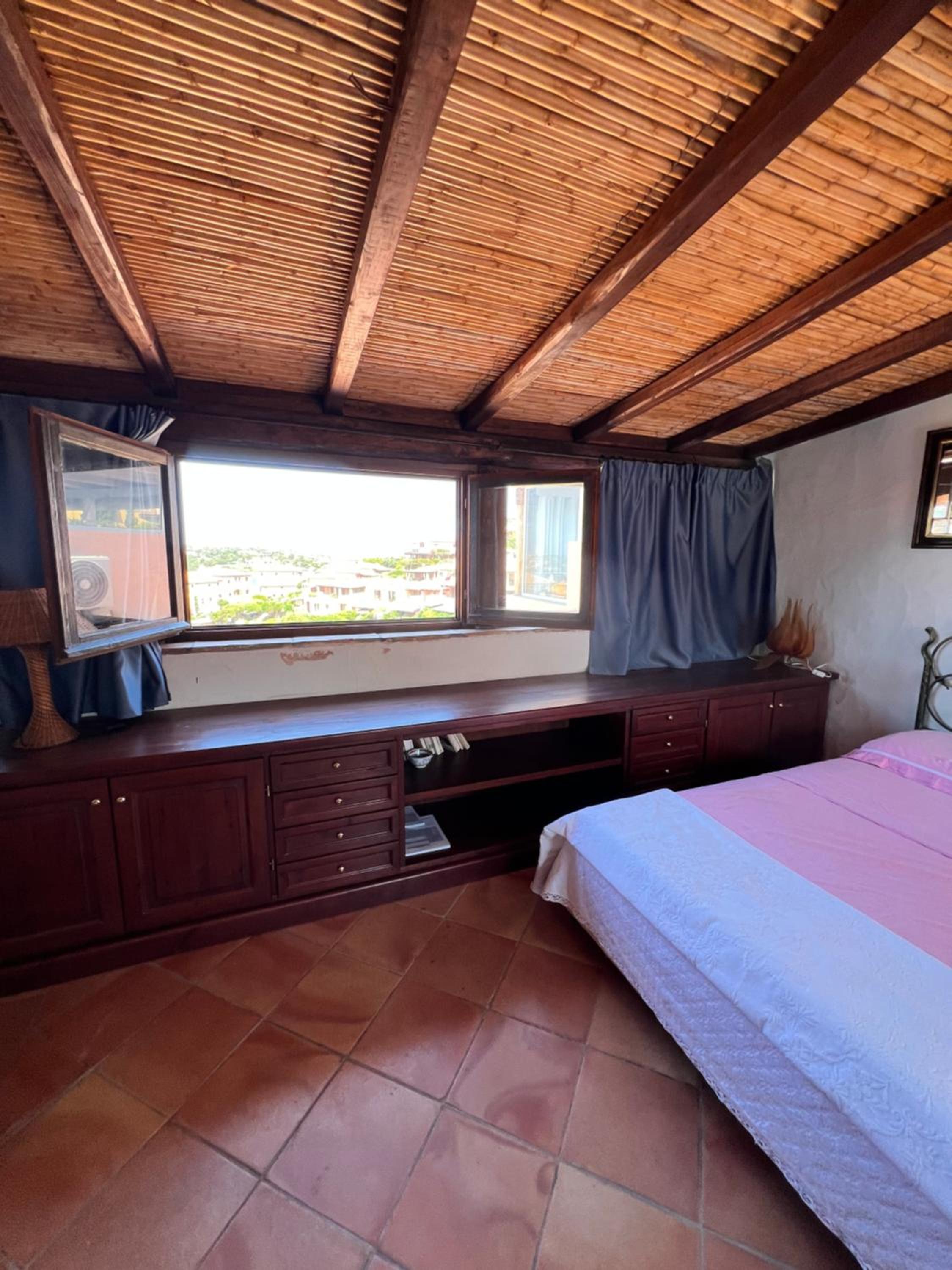 Finestra su porto cervo view 4