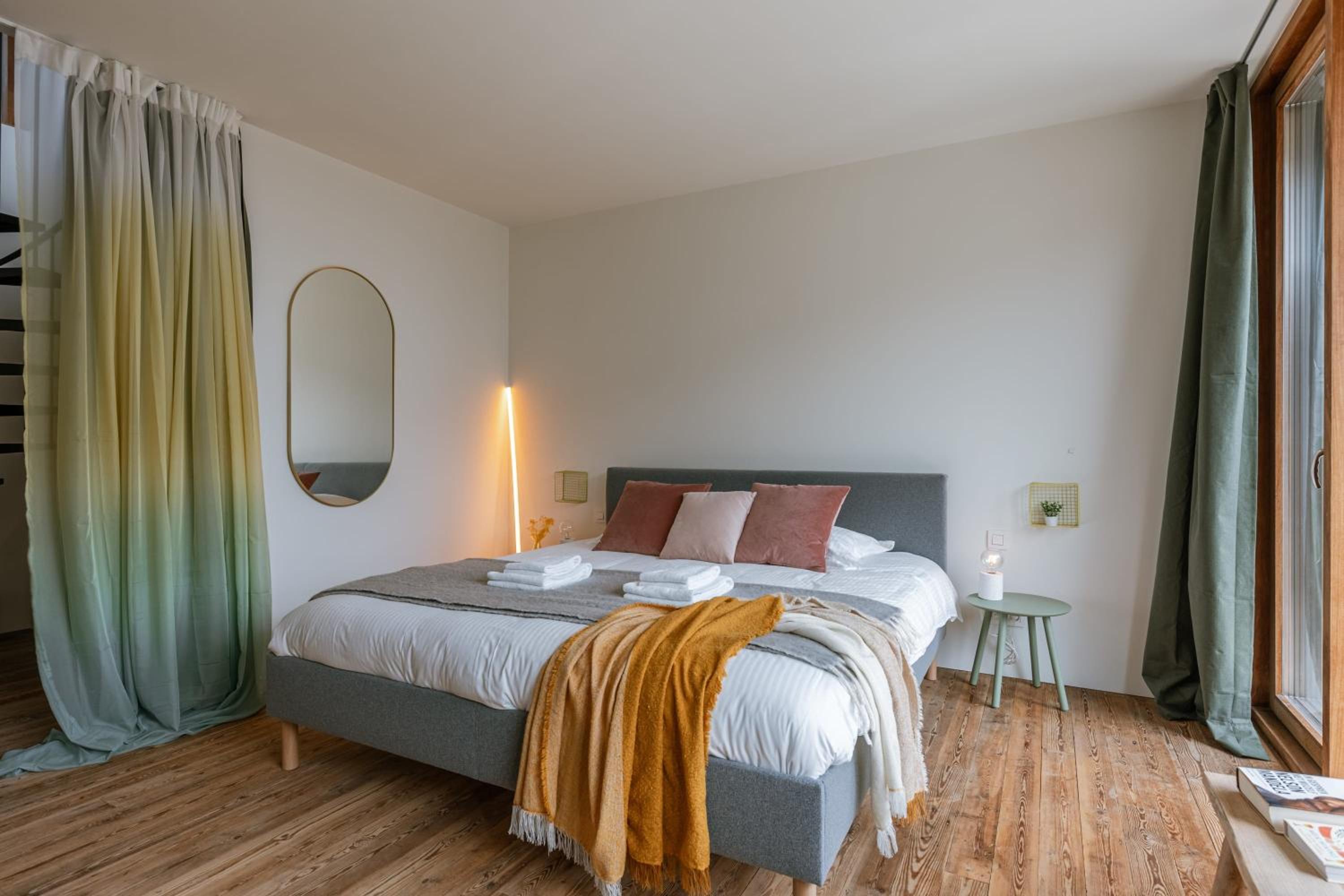 Triplex apartment with terraces and sea view