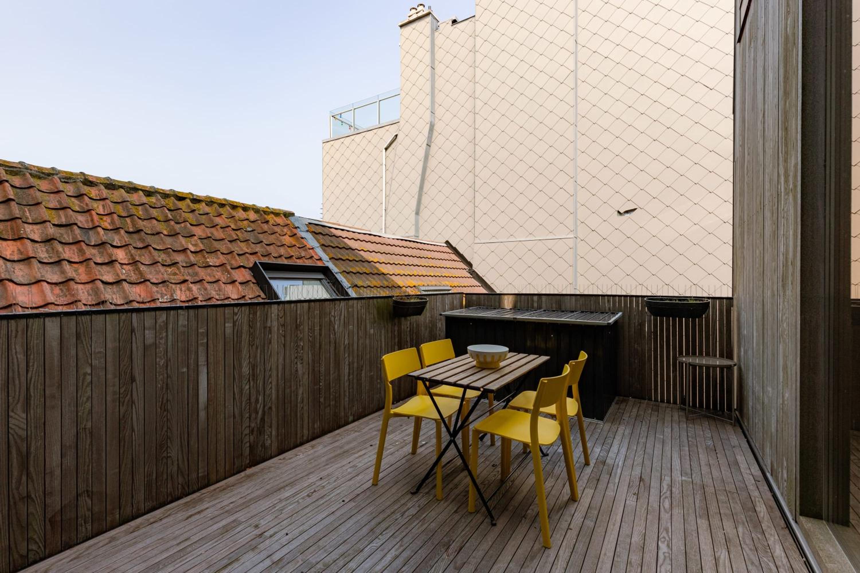 Triplex apartment with terraces and sea view