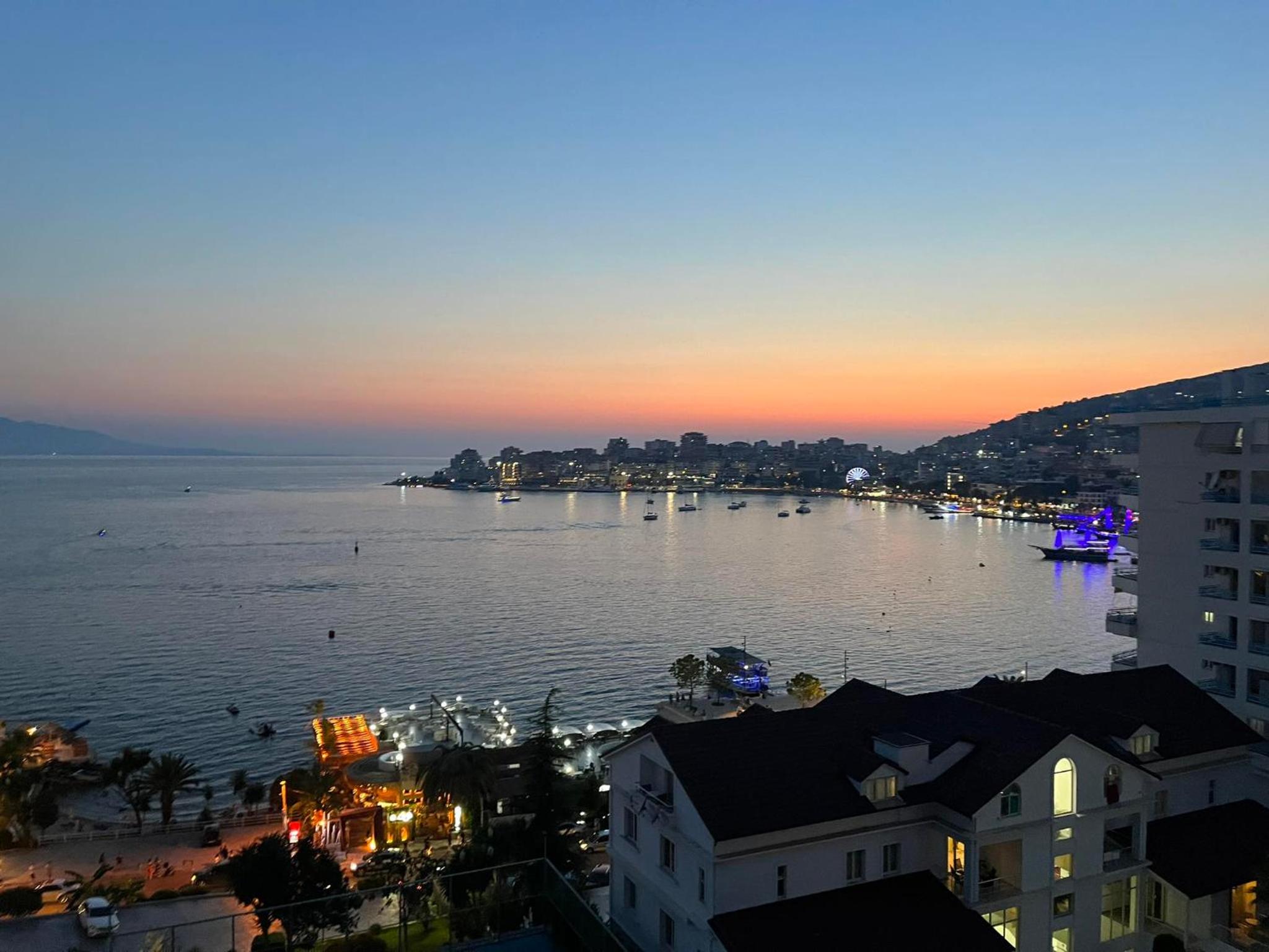 Lovely Seaview Apartment Saranda - 70m from Beach