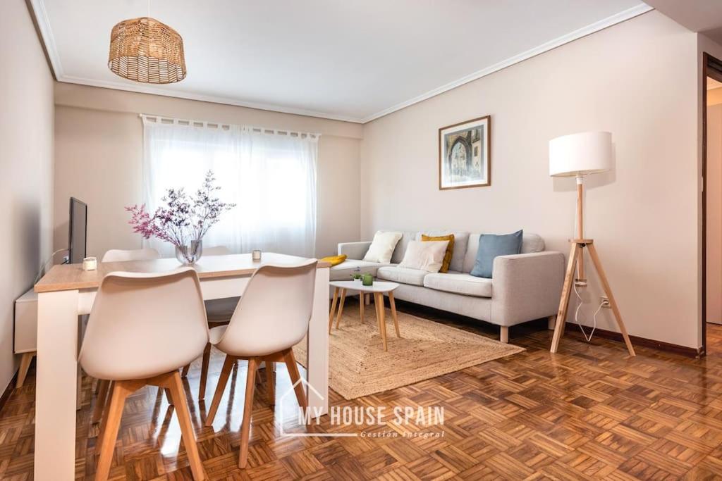 MyHouseSpain - Amplio y céntrico piso en Oviedo
