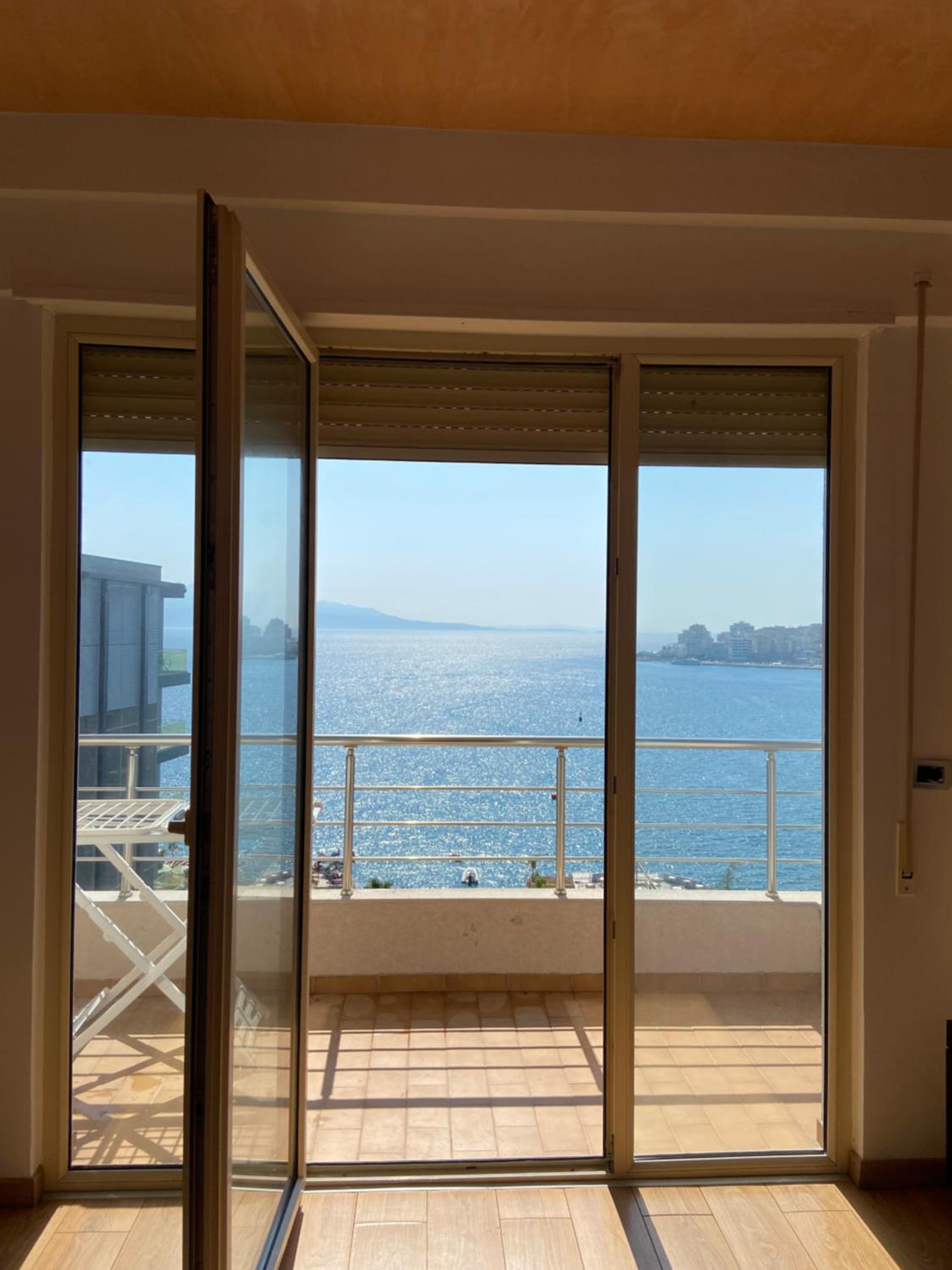 Lovely Seaview Apartment Saranda - 70m from Beach