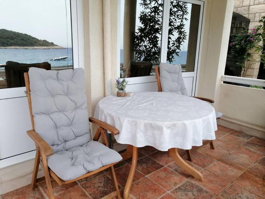 Studio apartment Milna, Hvar Buratovic view 3