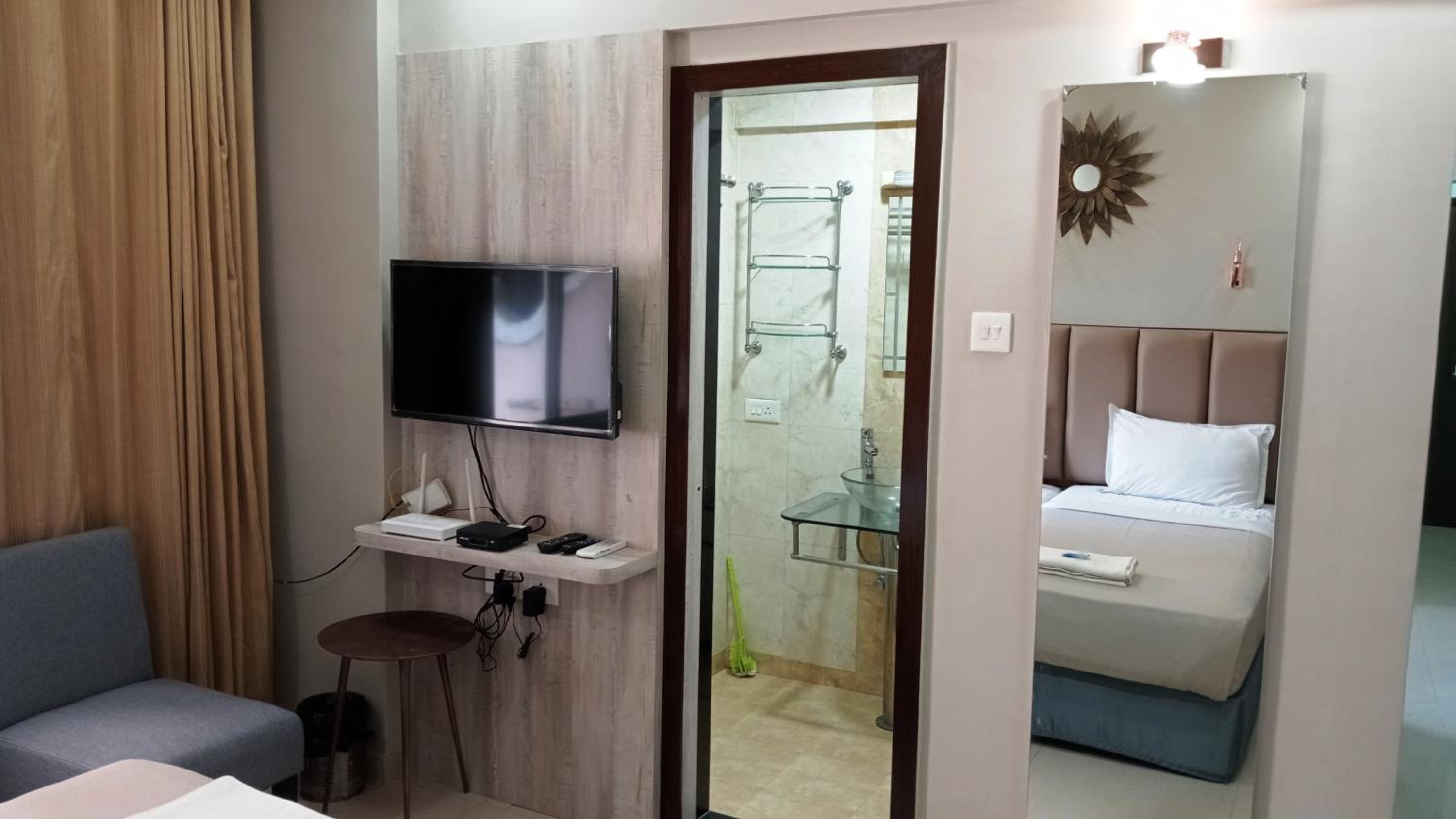 hotel room