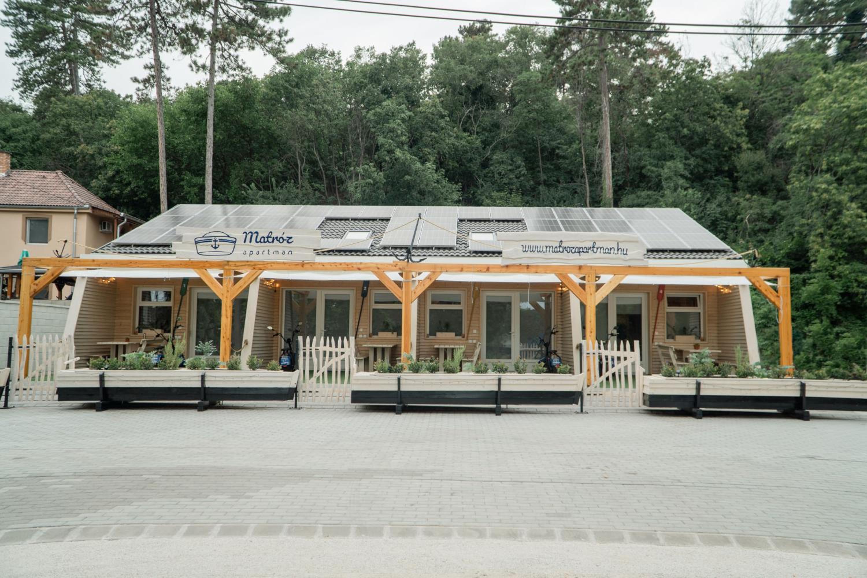 Matróz Apartmanok - Közvetlenül a stranddal szemben