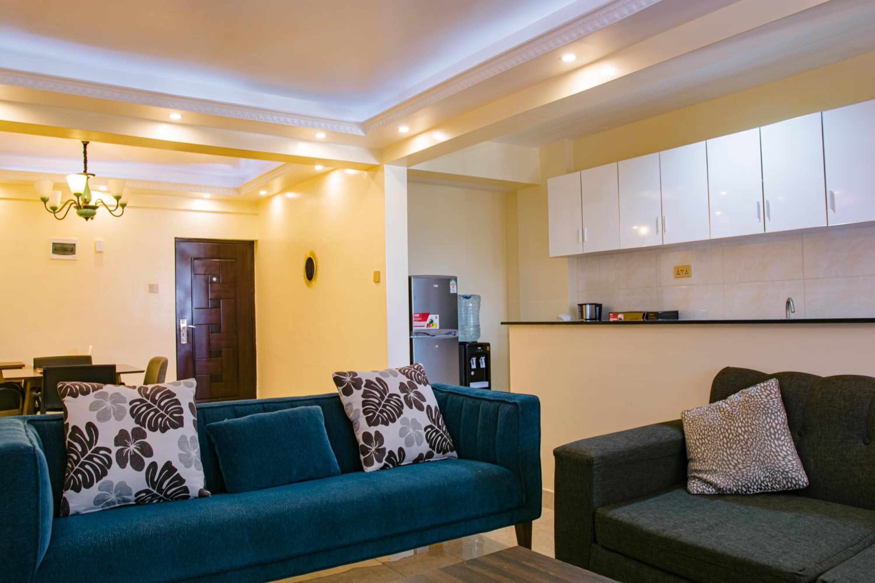 Elegant 2 BR Apartment Kileleshwa - Free Netflix, Parking, Superfast WIFI, Views of Arboretum view 4