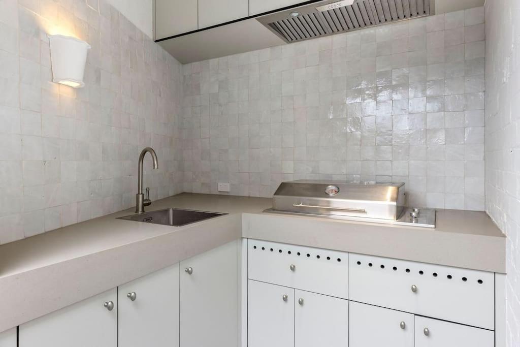 Luxury harbourside living with rich historic charm