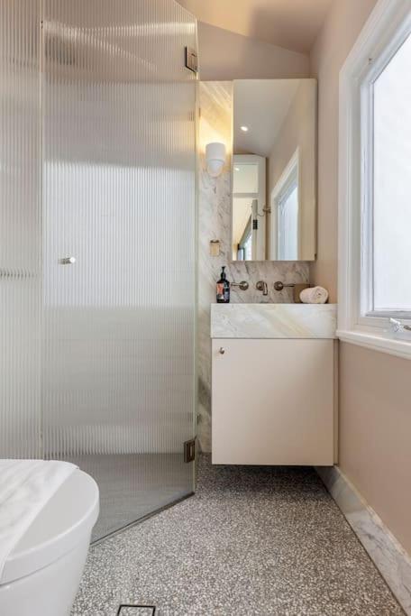 Luxury harbourside living with rich historic charm