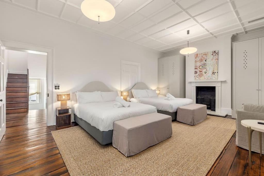 Luxury harbourside living with rich historic charm