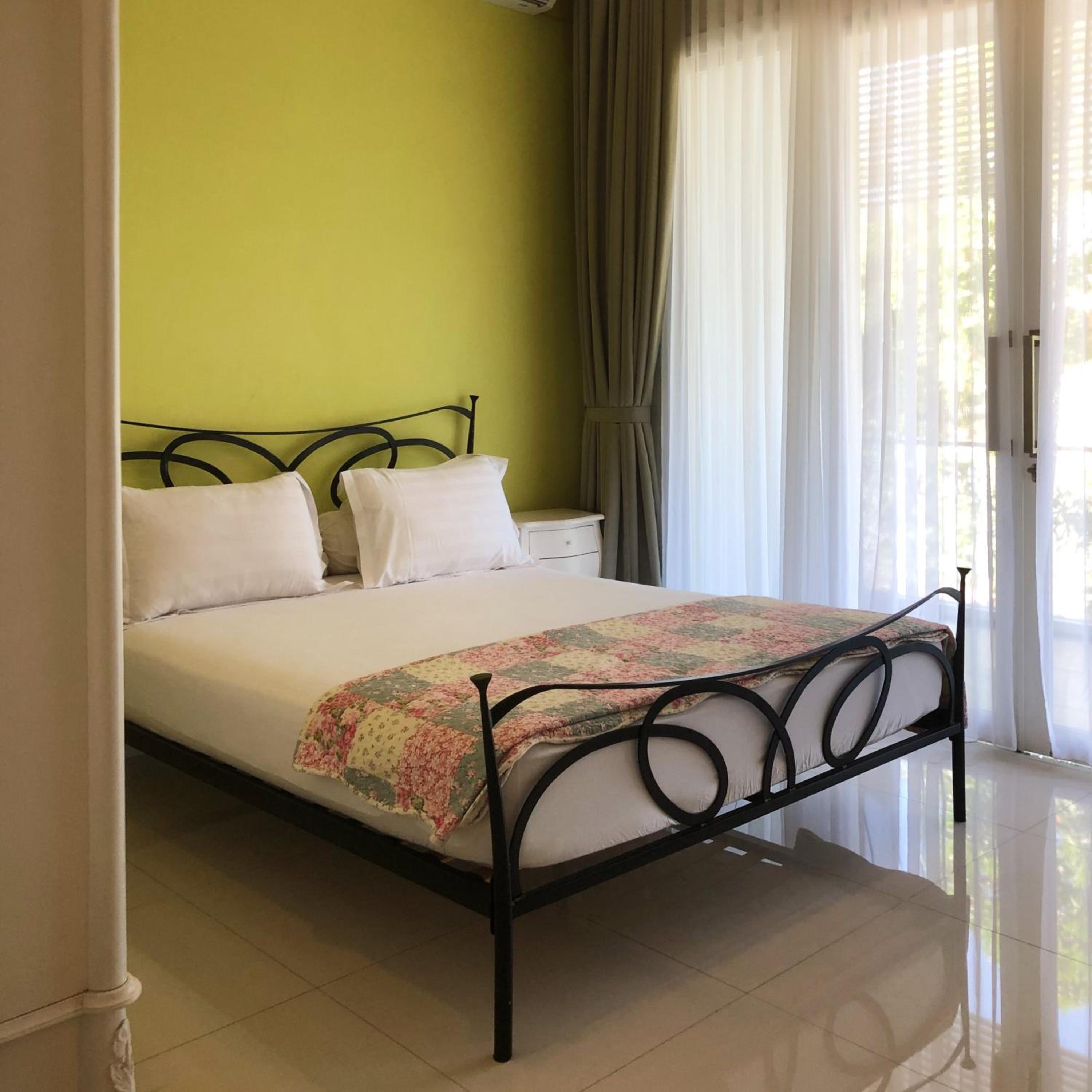 The Green Wowi Torto, 5 BR, swimming pool view 3