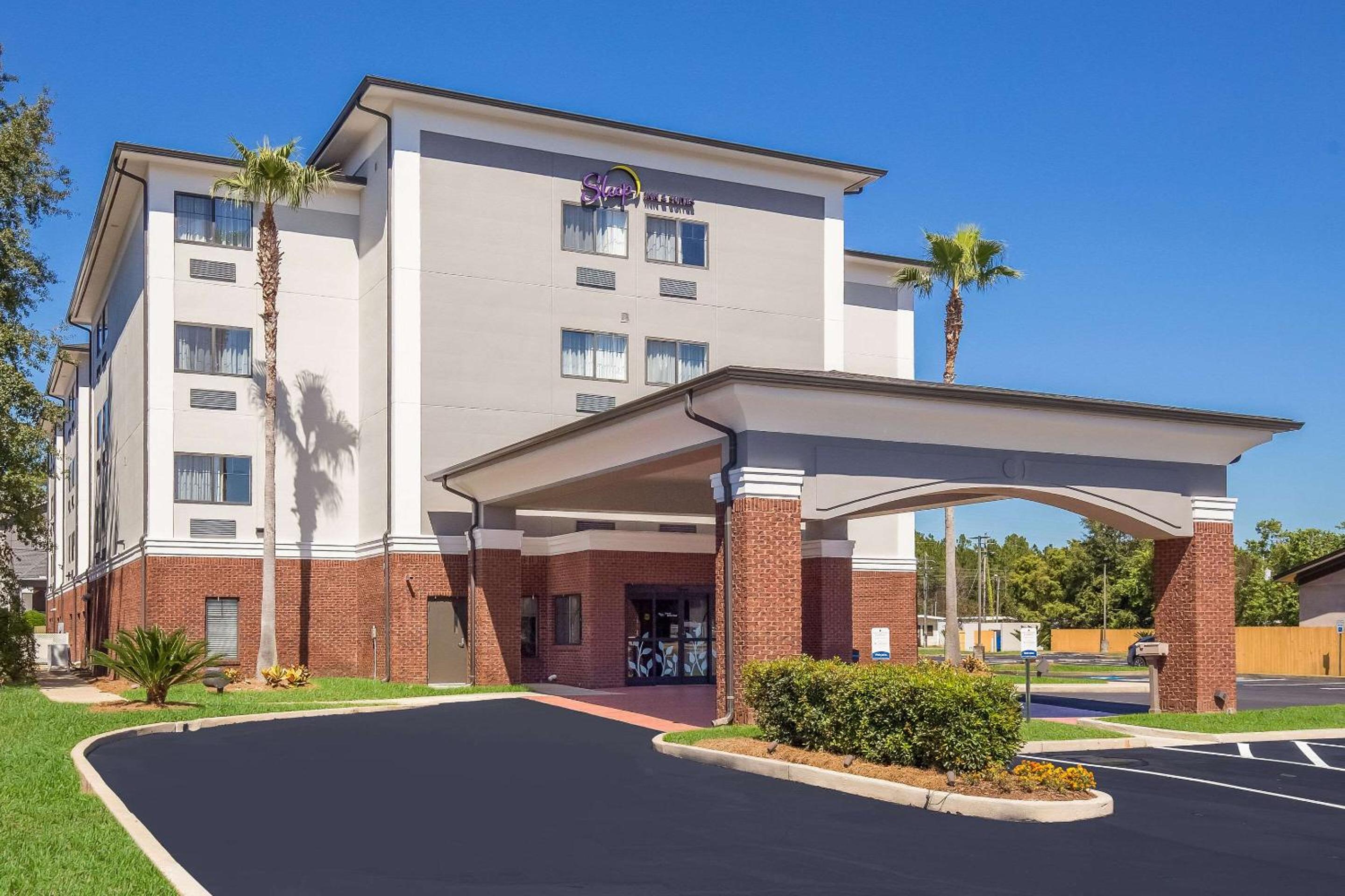 Hotel Sleep Inn & Suites North Mobile Saraland - Image 1