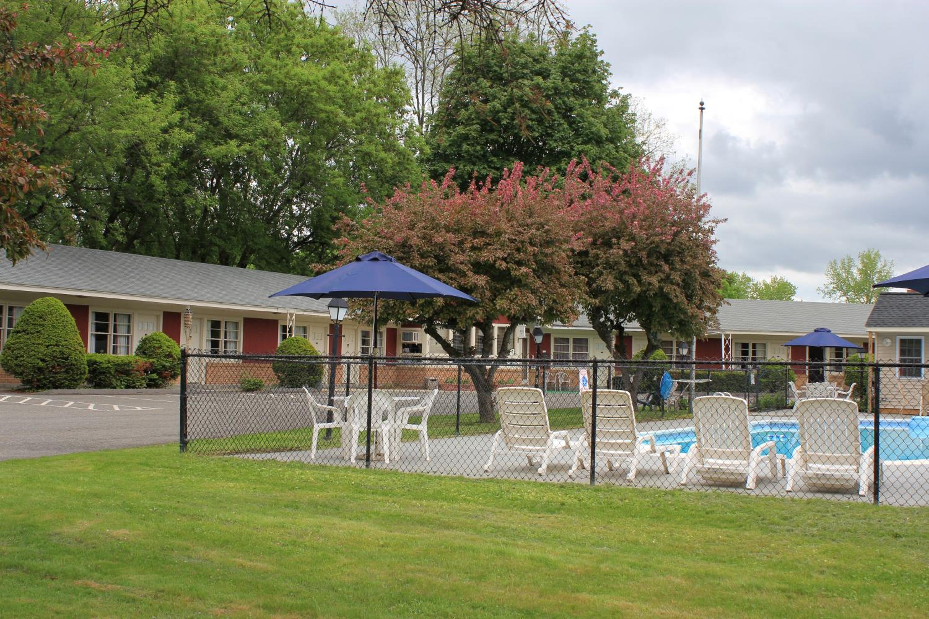 Berkshire Inn view 4