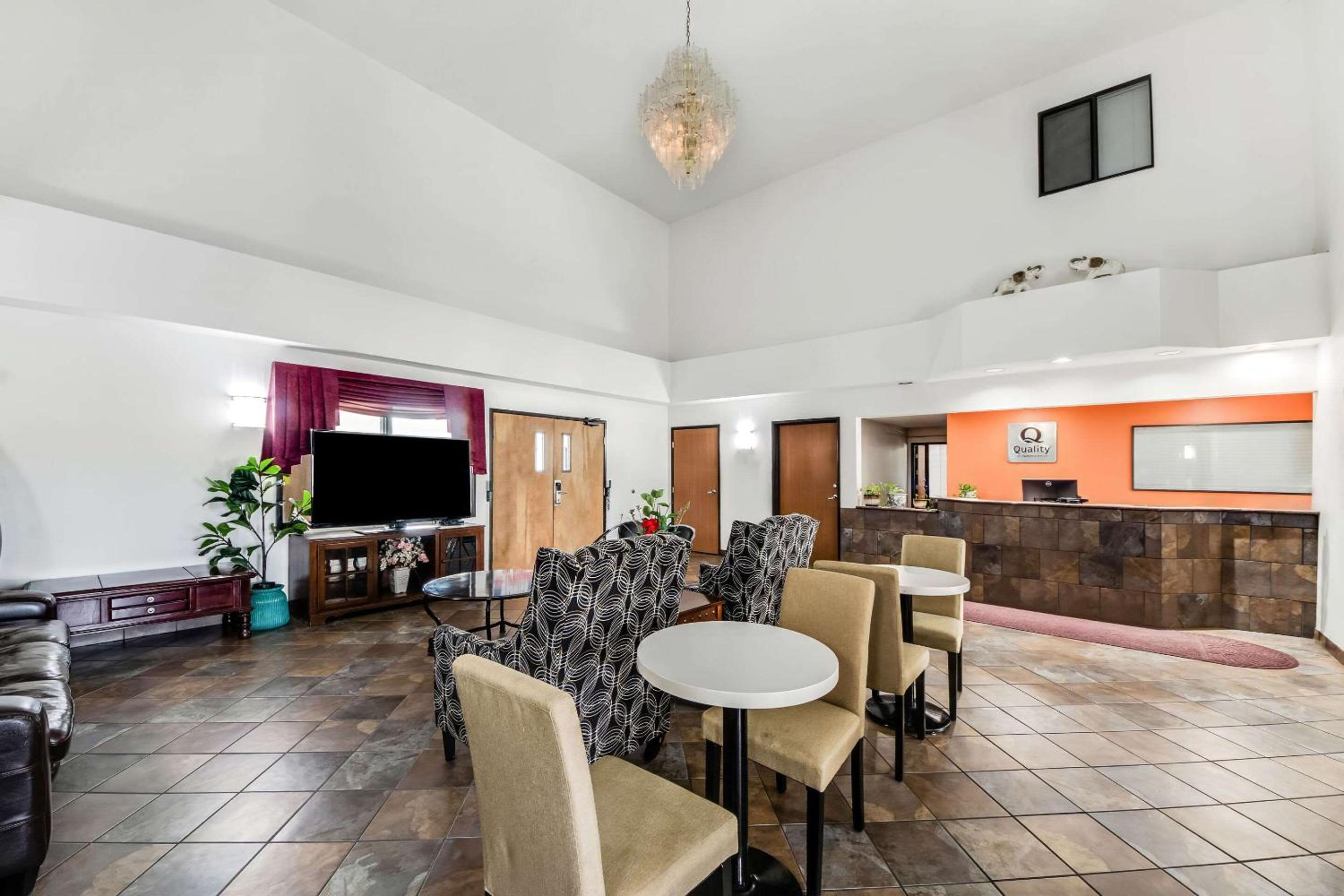 Quality Inn & Suites Junction view 4