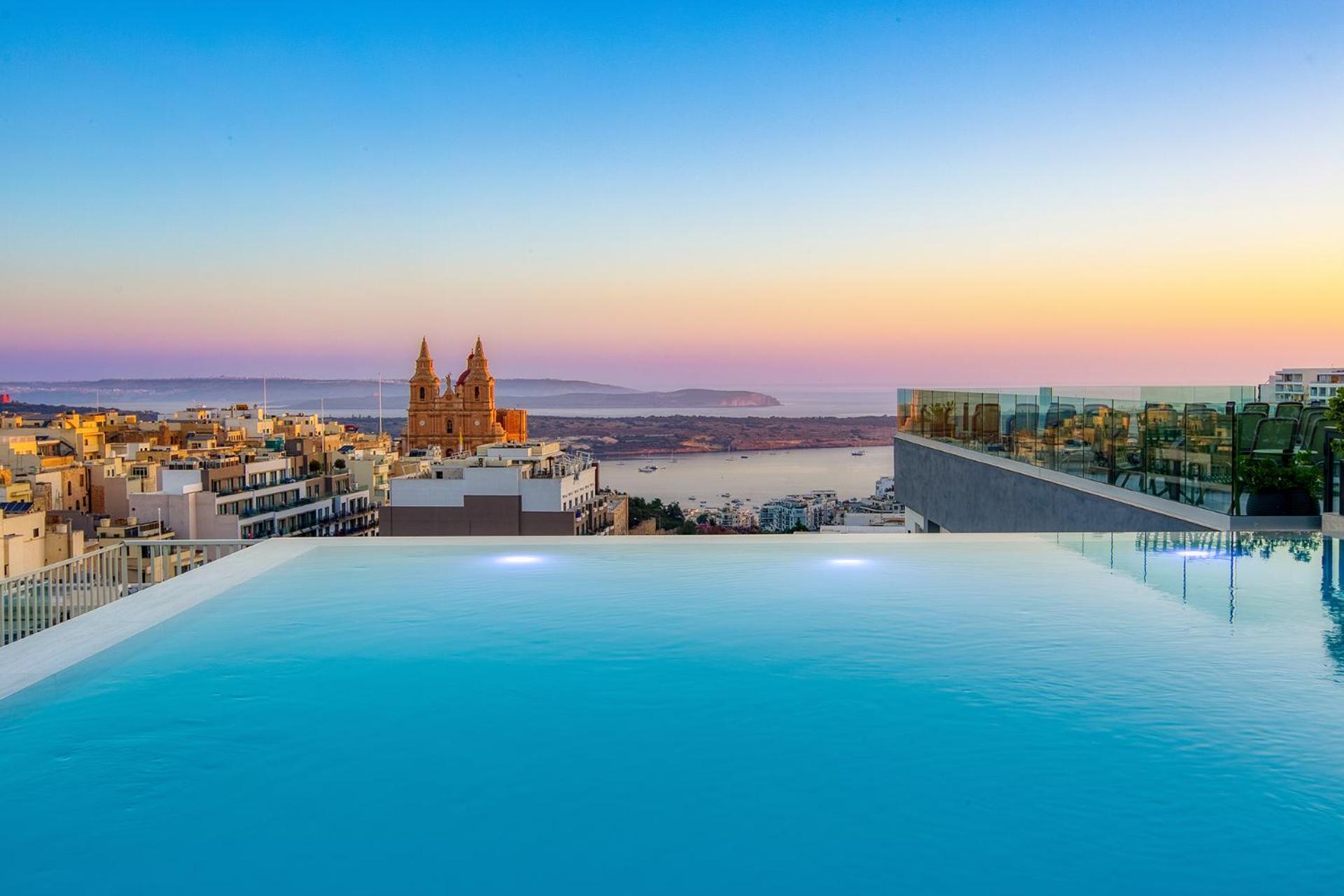 Pool & Wellness
