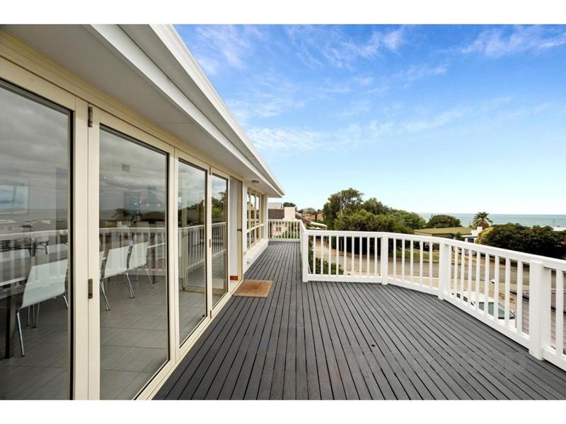 Breezes at Hayborough - Coastal beach house and pet friendly